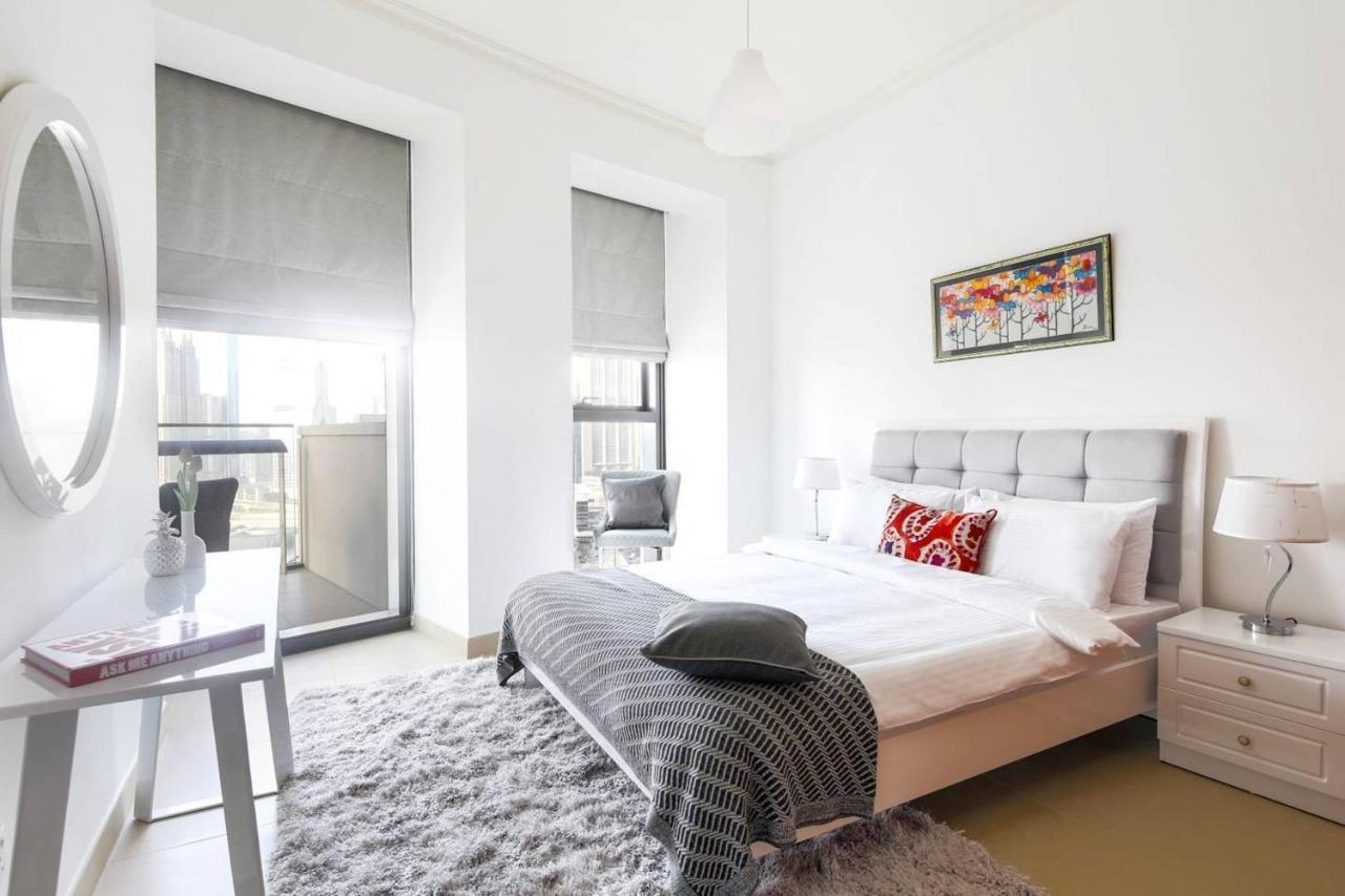 Frank Porter - Burj Vista Apartment